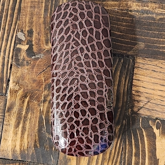 Faux Croc Hardshell Eyeglass Case - Picture 2 of 3